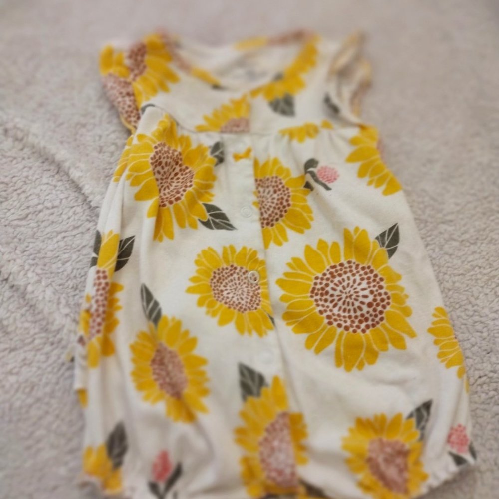 Carter's Baby Girl Sunflower Themed Romper Size 6 Months